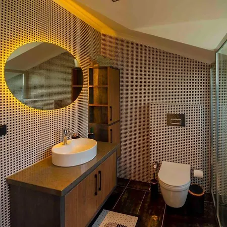 Hotel 4+1 Havuzlu Deux