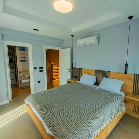 Hotel 4+1 Havuzlu Deux